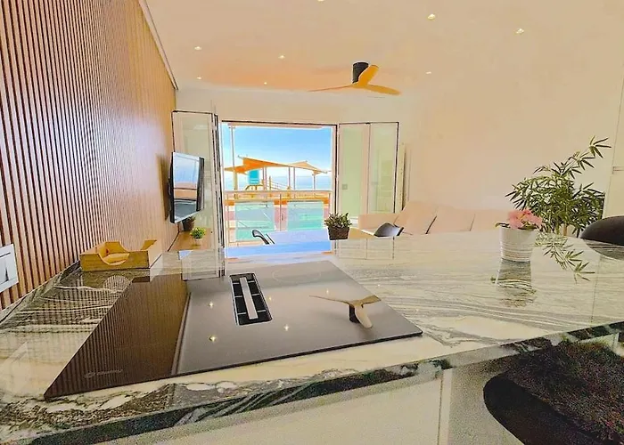 Espectacular Piso Reformado 1a Linea De Playa Appartamento *