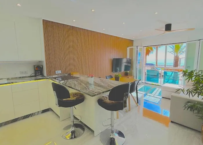 Espectacular Piso Reformado 1a Linea De Playa *