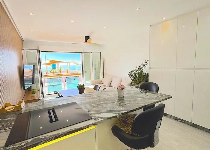 Espectacular Piso Reformado 1a Linea De Playa